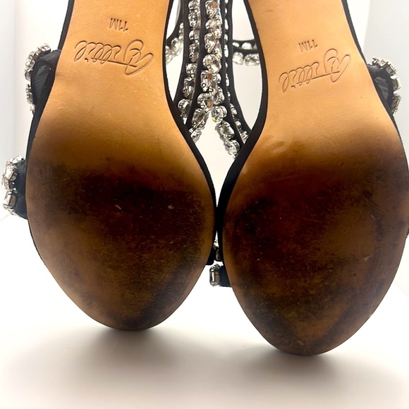 Aminah Abdul Jillil Size 11 - Picture 13 of 14